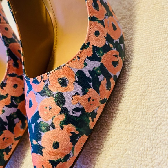 Almost Brand New Heels By BCBG  - Size 10 B - Heel Height 4 Inches - box 2 - Picture 2 of 9